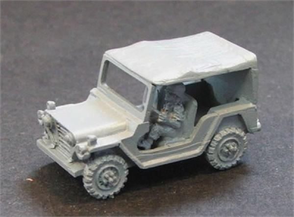 Mutt jeep wth canvas tlt.