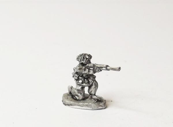 Kneelng -  frng SLR -  helmet