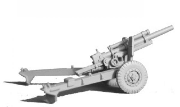 105mm Feld Howtzer wth crew